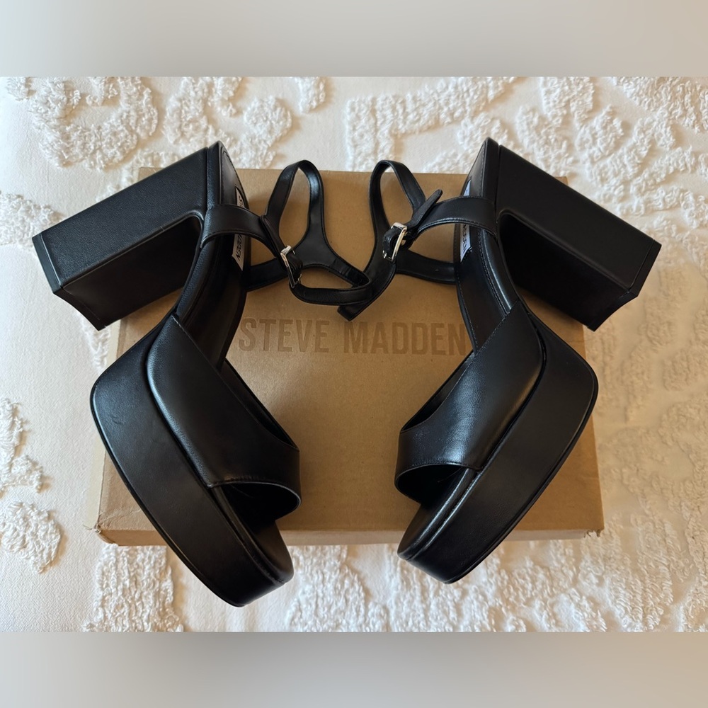 NIB STEVE MADDEN AMY BLACK LEATHER PLATFORM PEEP-TOES SIZE 9, ORIG $150